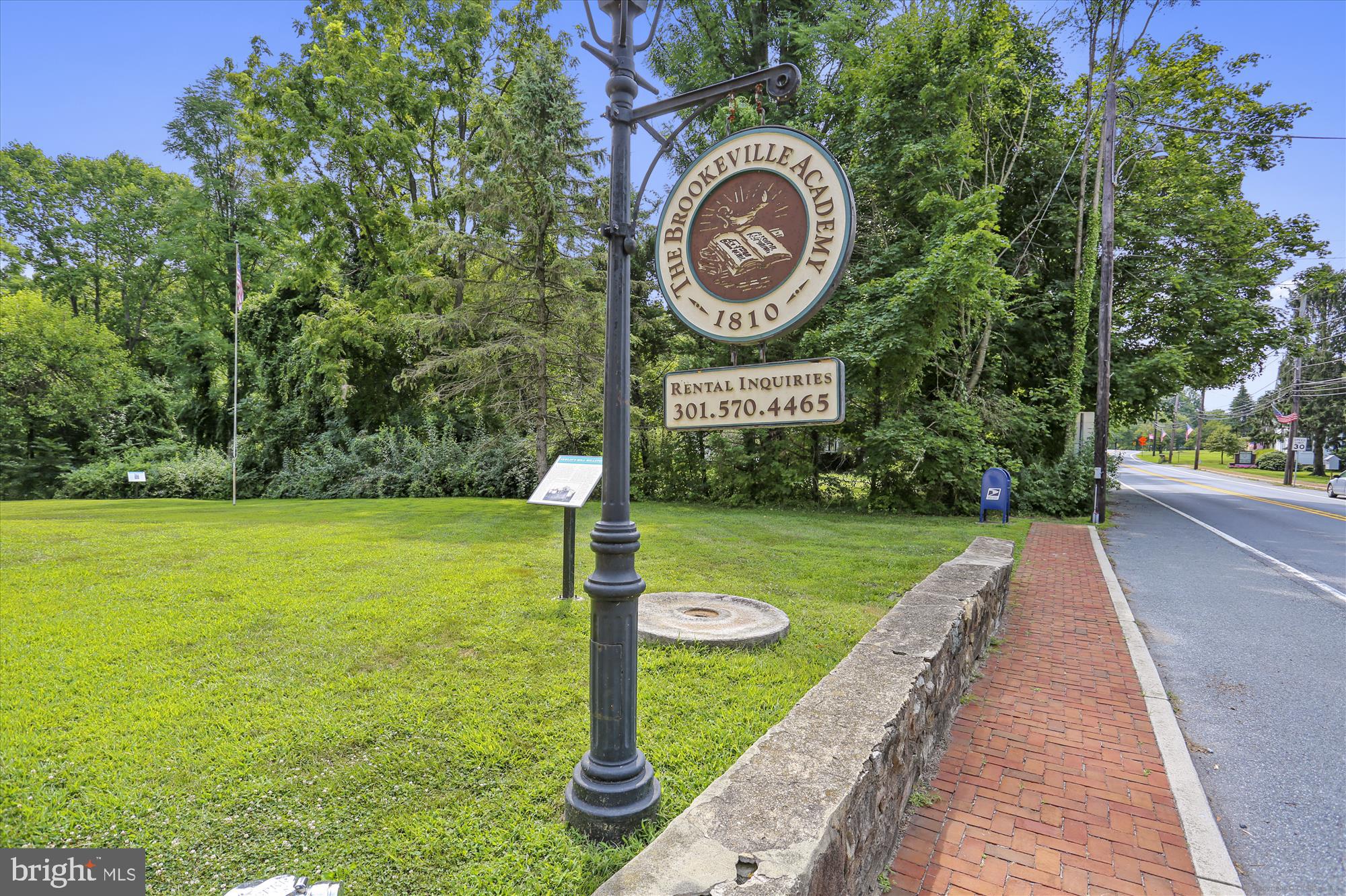 DELLABROOKE FOREST - Residential