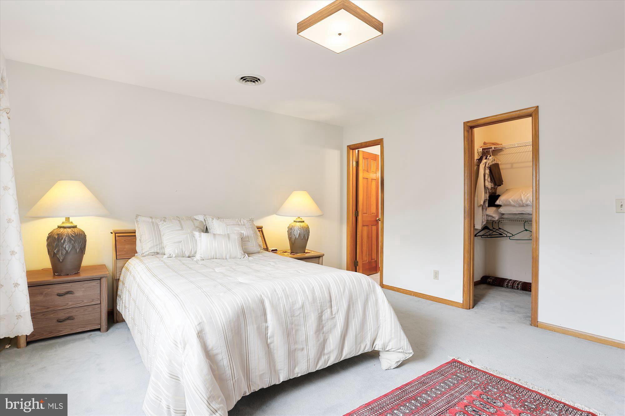 DELLABROOKE FOREST - Residential