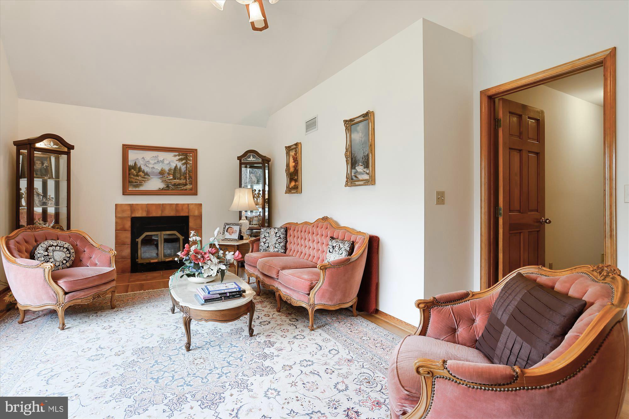 DELLABROOKE FOREST - Residential