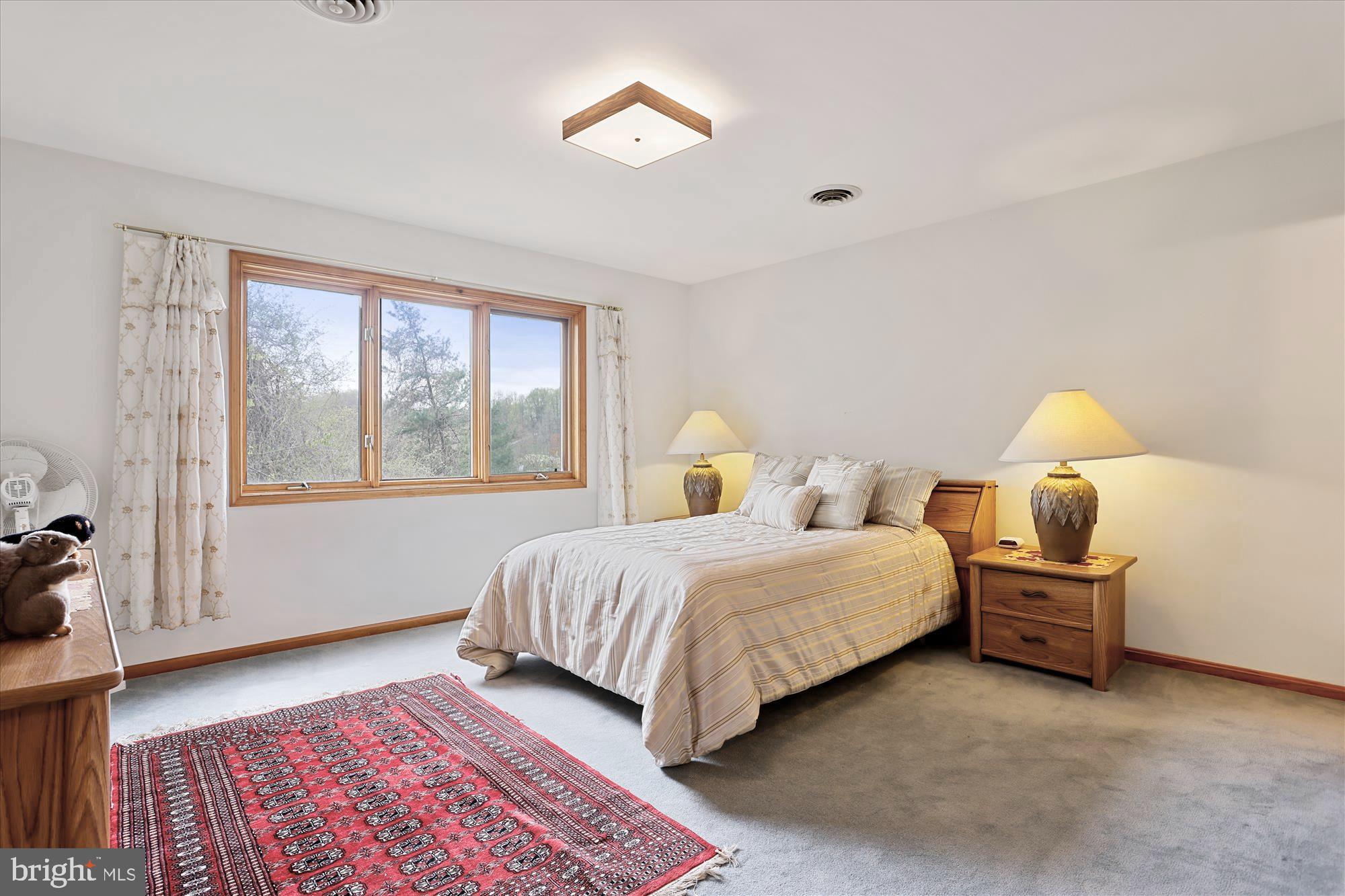 DELLABROOKE FOREST - Residential