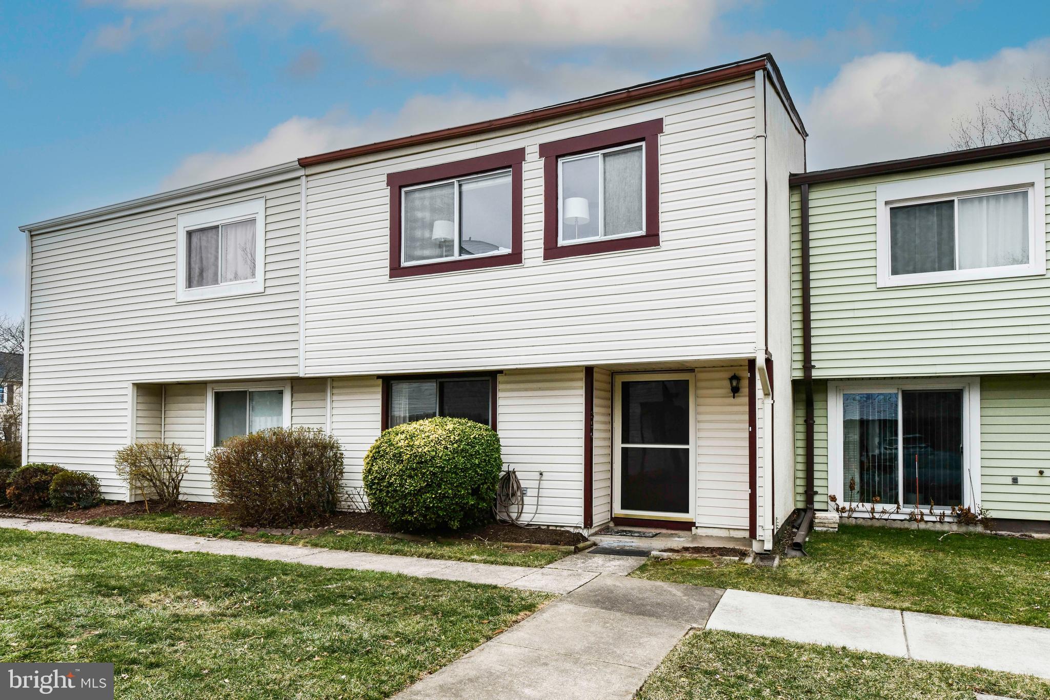 COURTS OF CHANDON - Residential