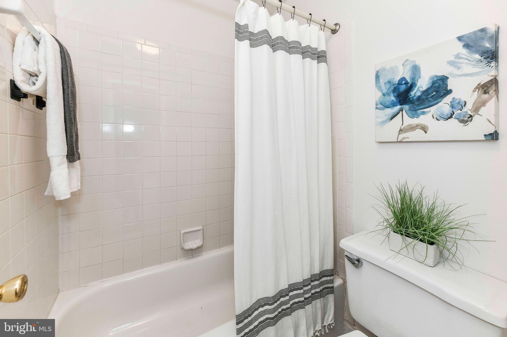 COURTS OF CHANDON - Residential