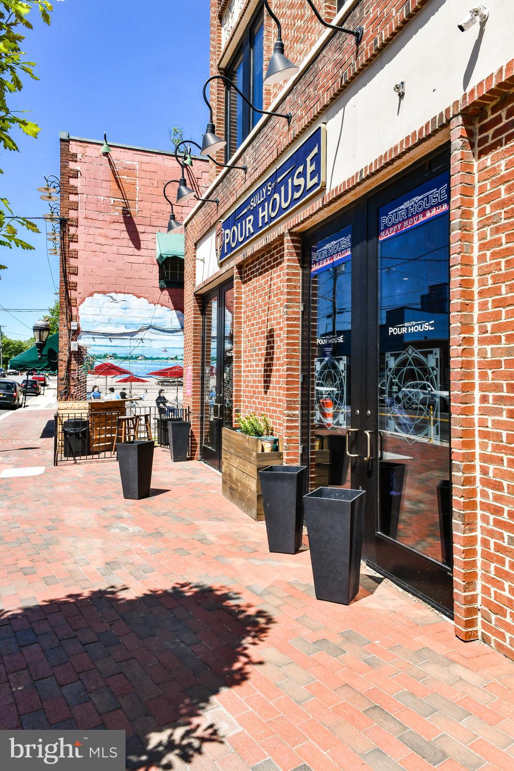 COURTS OF CHANDON - Residential