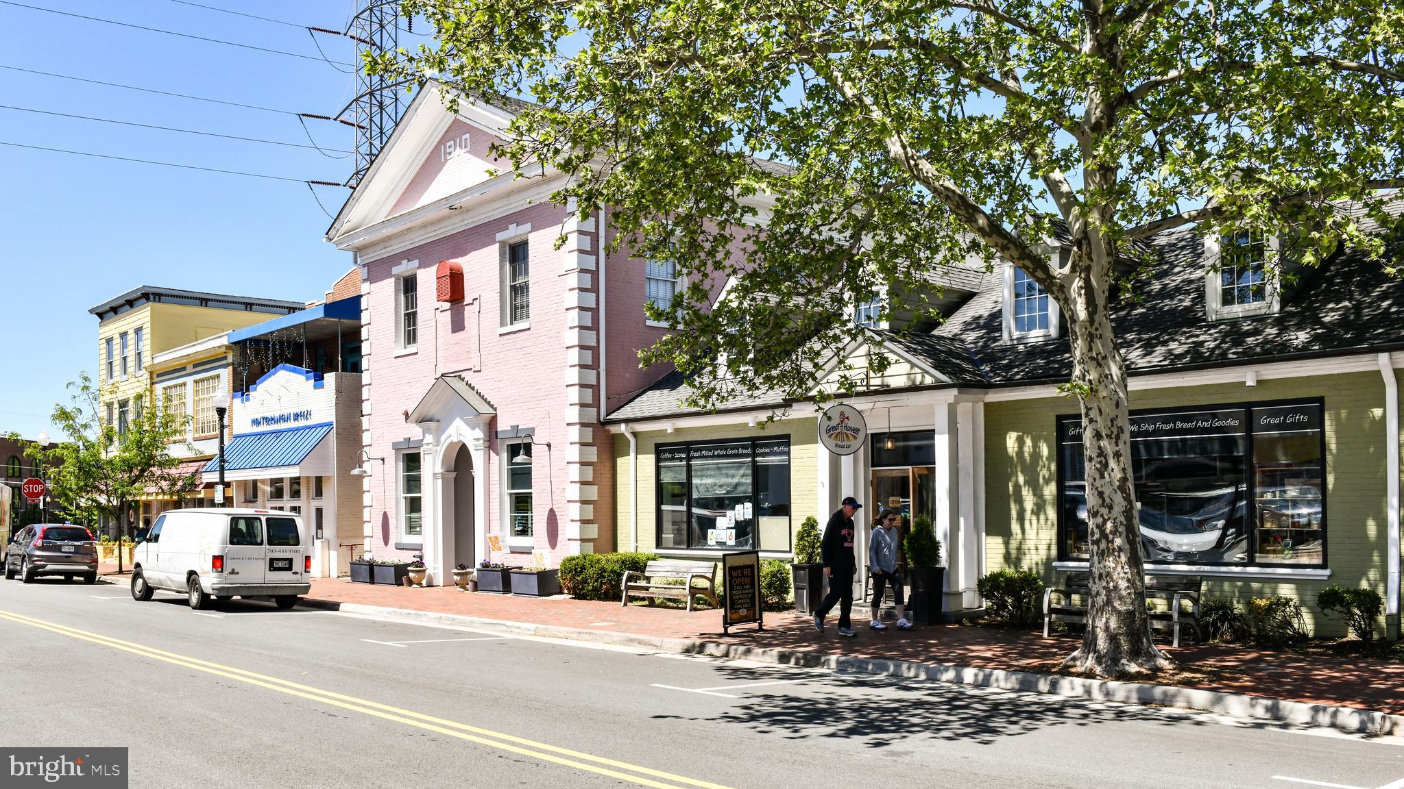 COURTS OF CHANDON - Residential