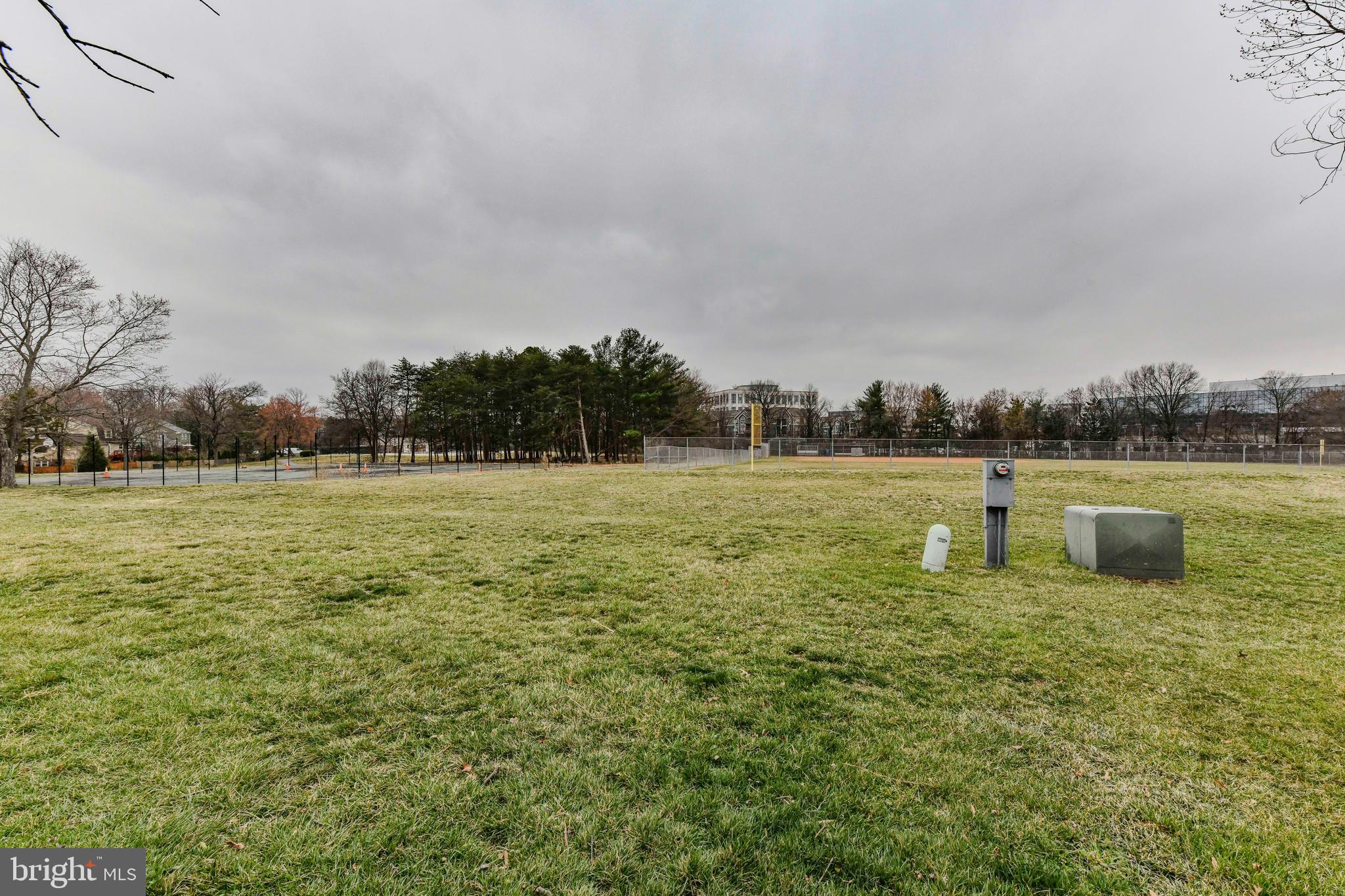 COURTS OF CHANDON - Residential