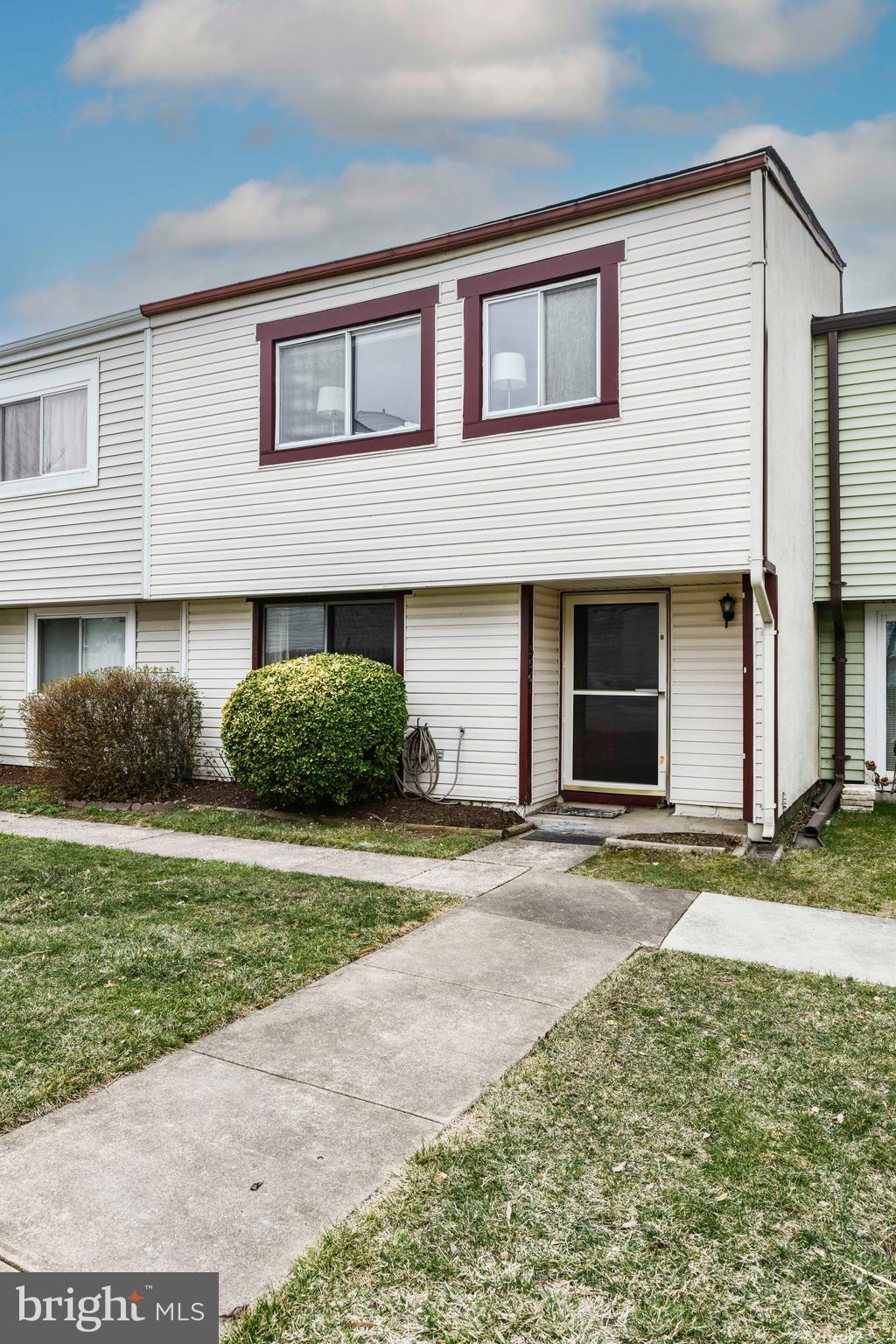 COURTS OF CHANDON - Residential