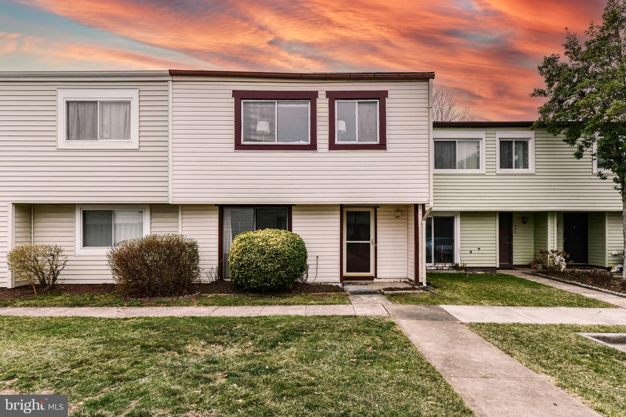 COURTS OF CHANDON - Residential