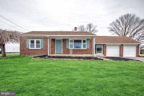 7047 LINCOLN HIGHWAY W THOMASVILLE PA 17364