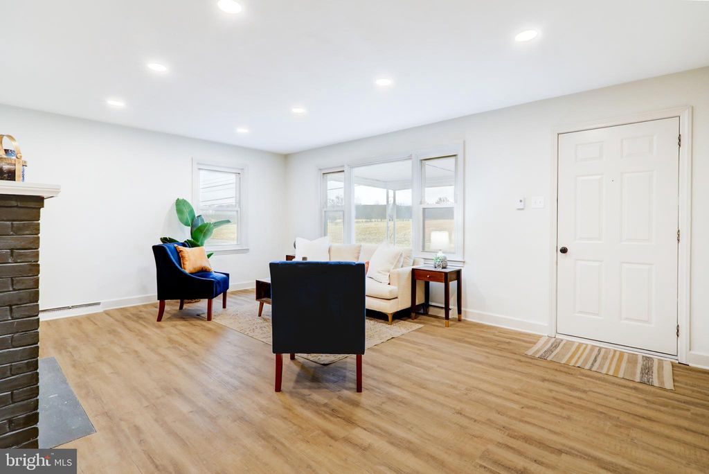 Photo of 7047 Lincoln Highway W, THOMASVILLE, PA 17364 (MLS # PAYK2100702)