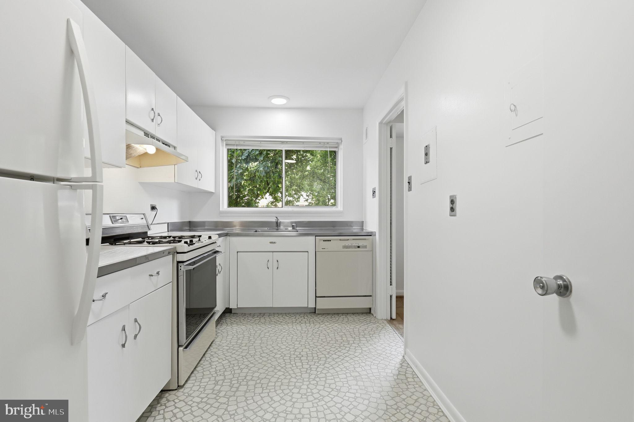 10626 WEYMOUTH STREET 101