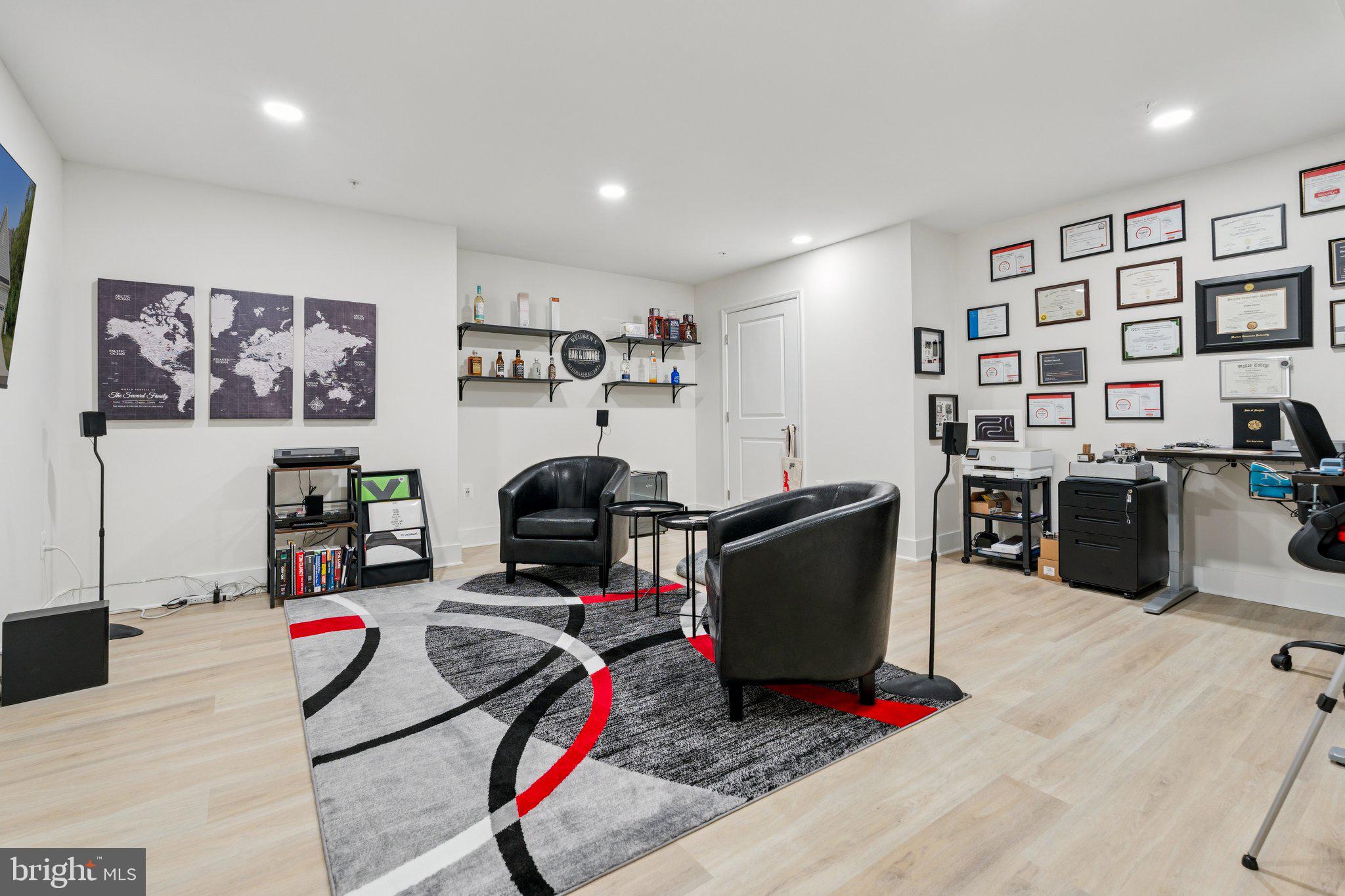 WOODBOURNE MANOR - Residential