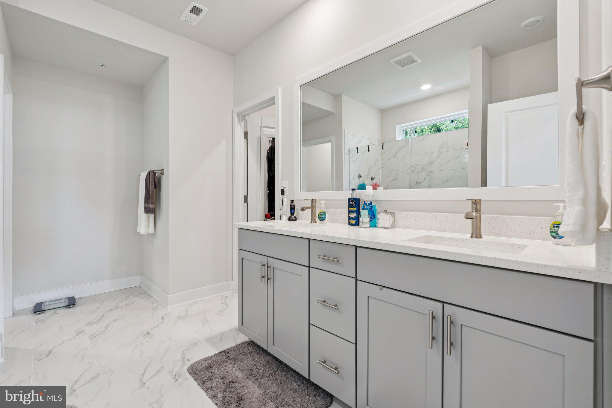 WOODBOURNE MANOR - Residential