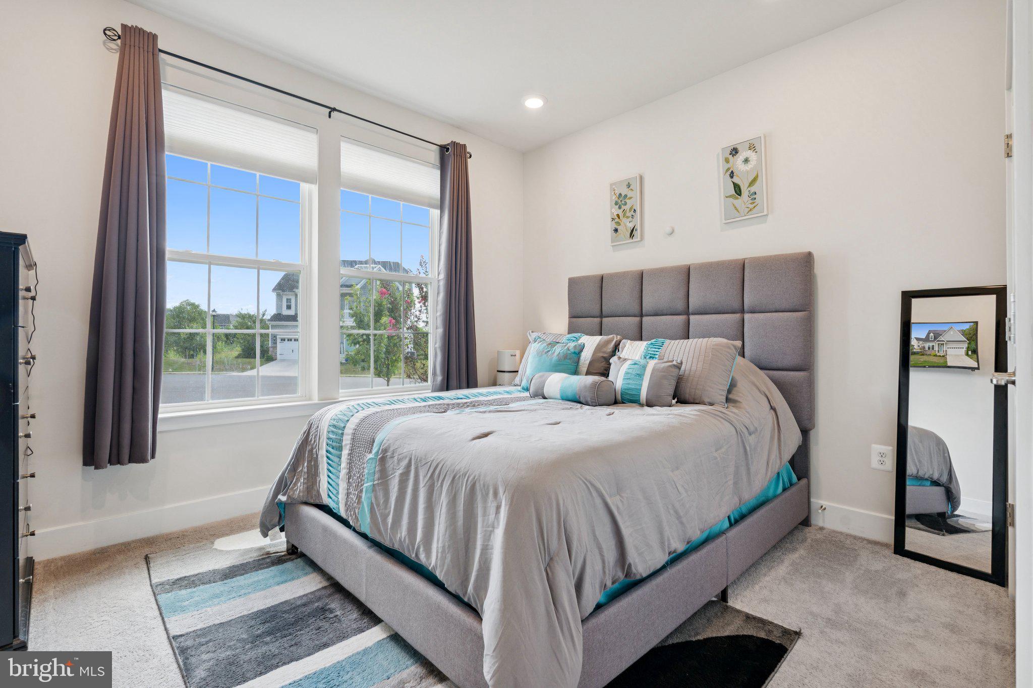 WOODBOURNE MANOR - Residential