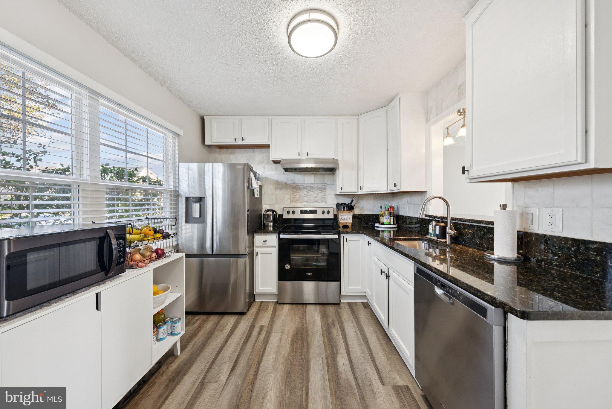 8639 UNION PLACE