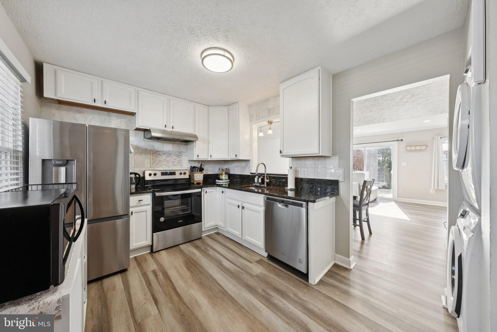 8639 UNION PLACE