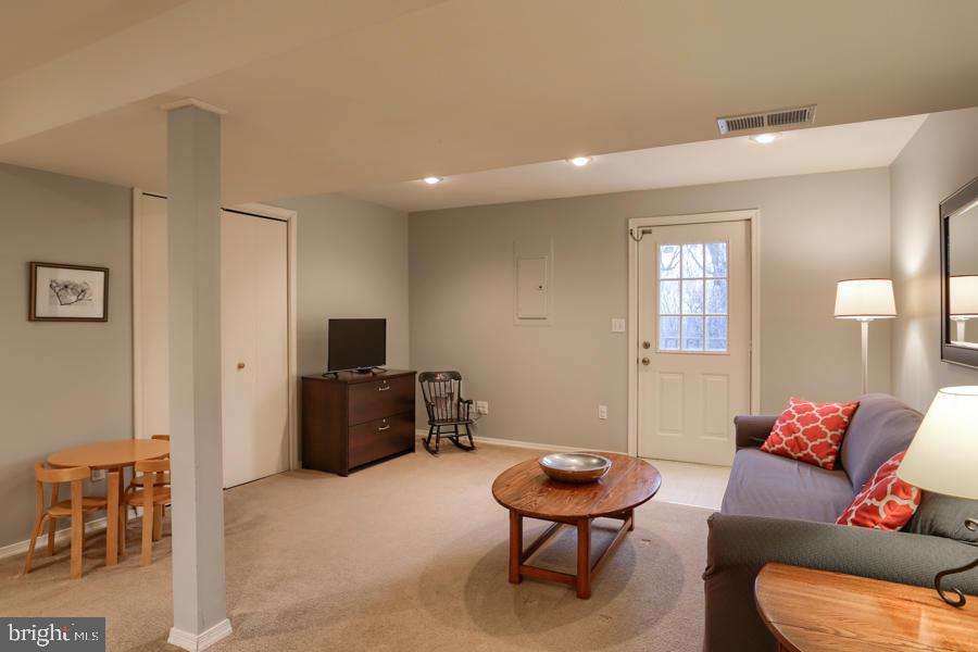 REGENCY HILLS - Residential