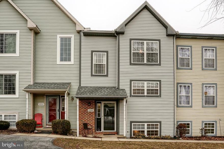 Meticulously maintained condo in Derry Township's Regency Hills. Hardwood floors in Living, Dining & Kitchen. Open floor plan with private deck overlooking woods & wildlife. Private master bedroom with double windows, ceiling fan & master bath. Spacious 2nd bedroom with nice walk-in closet & ceiling fan. Finished Lower level walk-out w/ family room & 3rd bedroom. Loads of storage throughout. Off street parking, community playground & close to