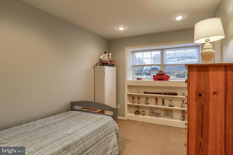 REGENCY HILLS - Residential