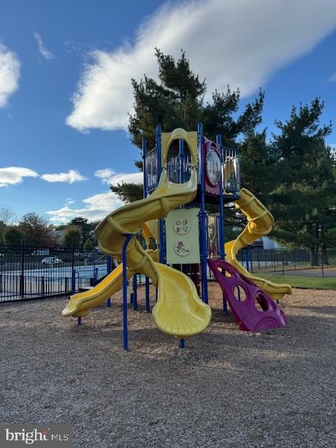 LONGMEAD CROSSING - Residential