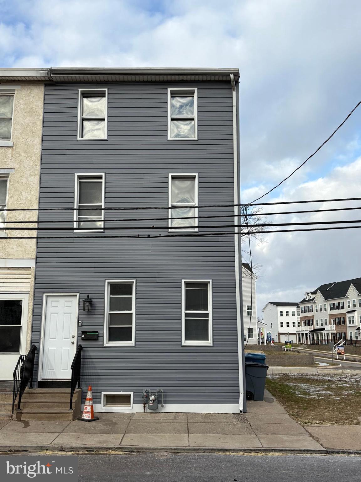 11 W FRONT STREET