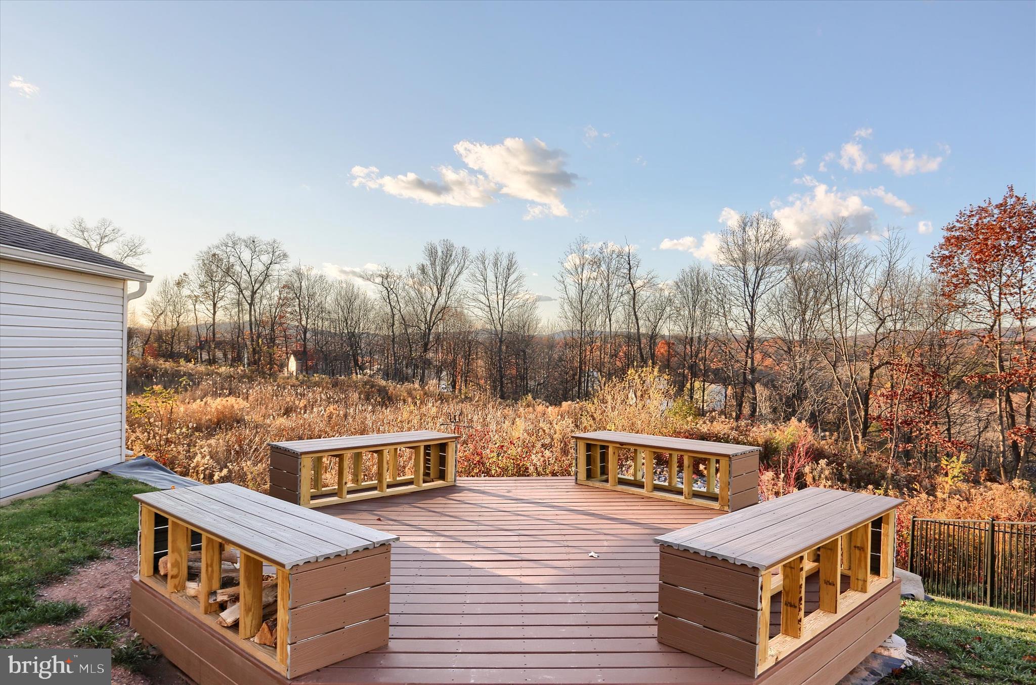 THE WOODS - Residential