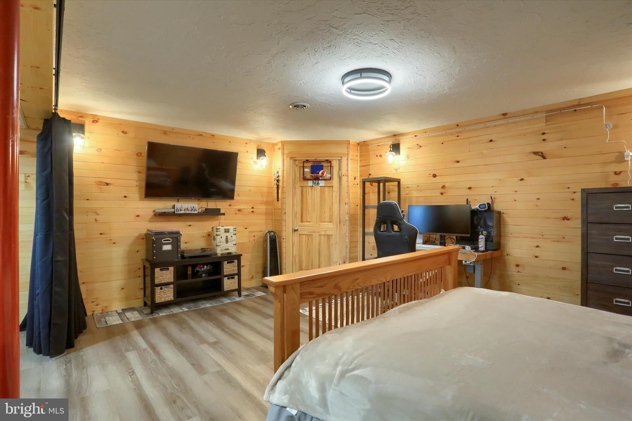 THE WOODS - Residential