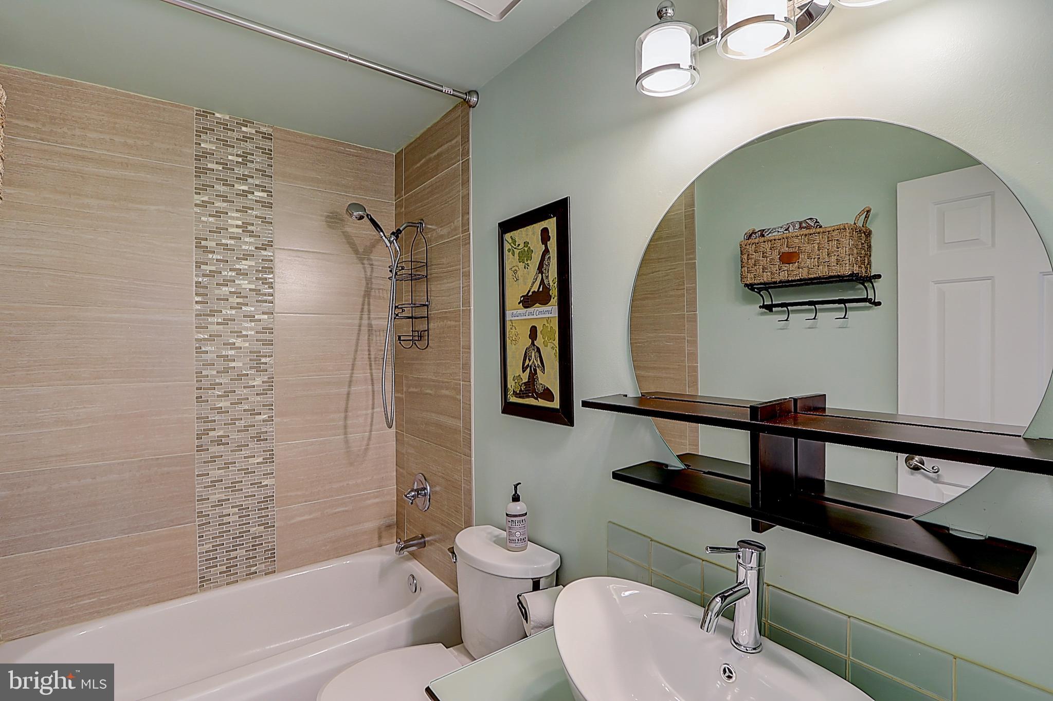 CHELTENHAM WOODS - Residential