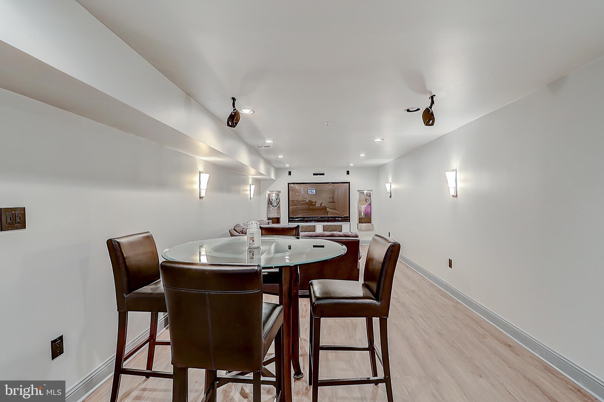 CHELTENHAM WOODS - Residential