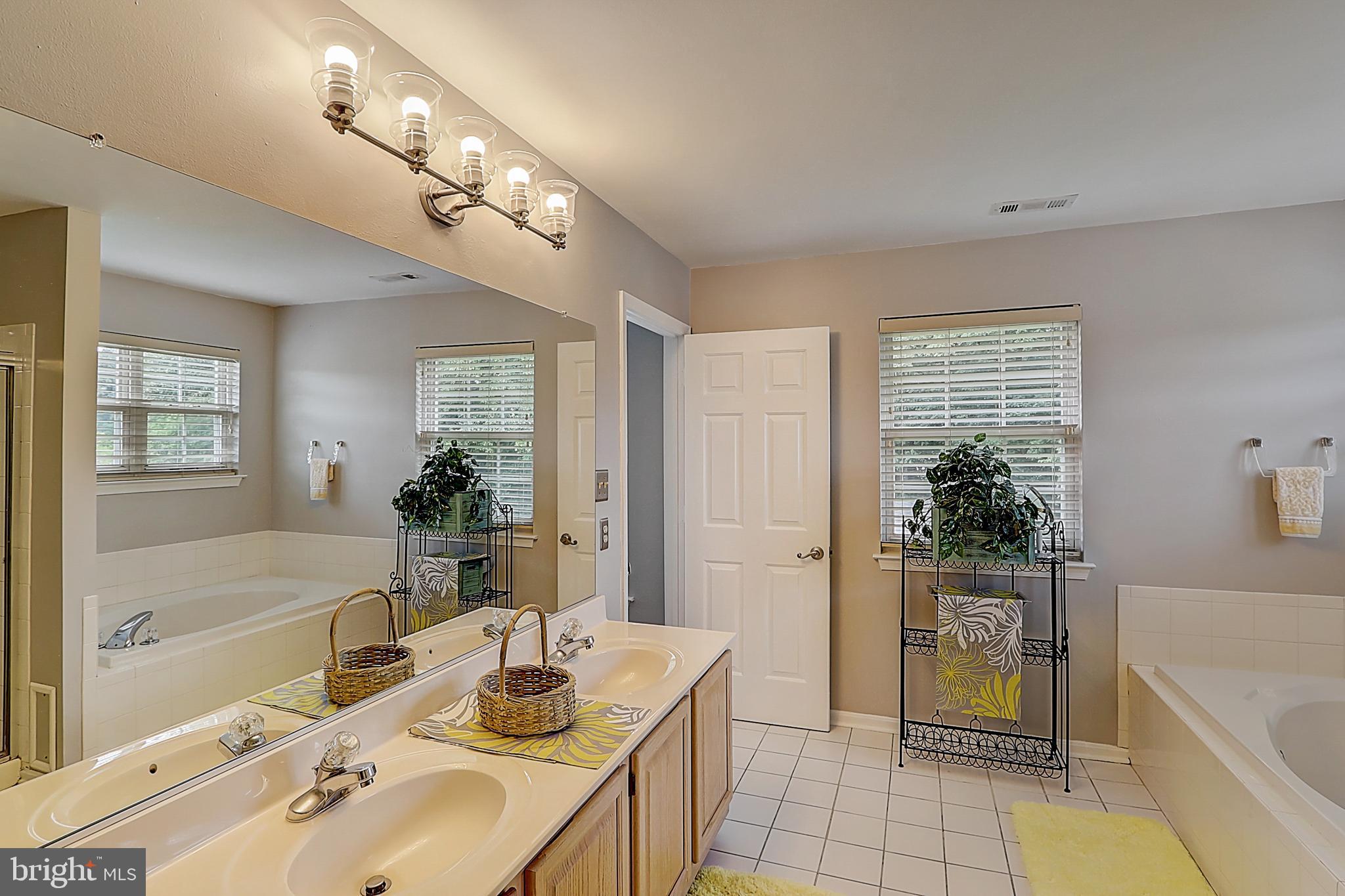 CHELTENHAM WOODS - Residential