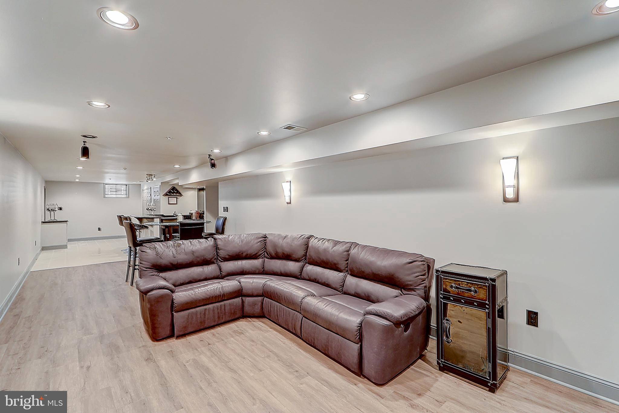 CHELTENHAM WOODS - Residential