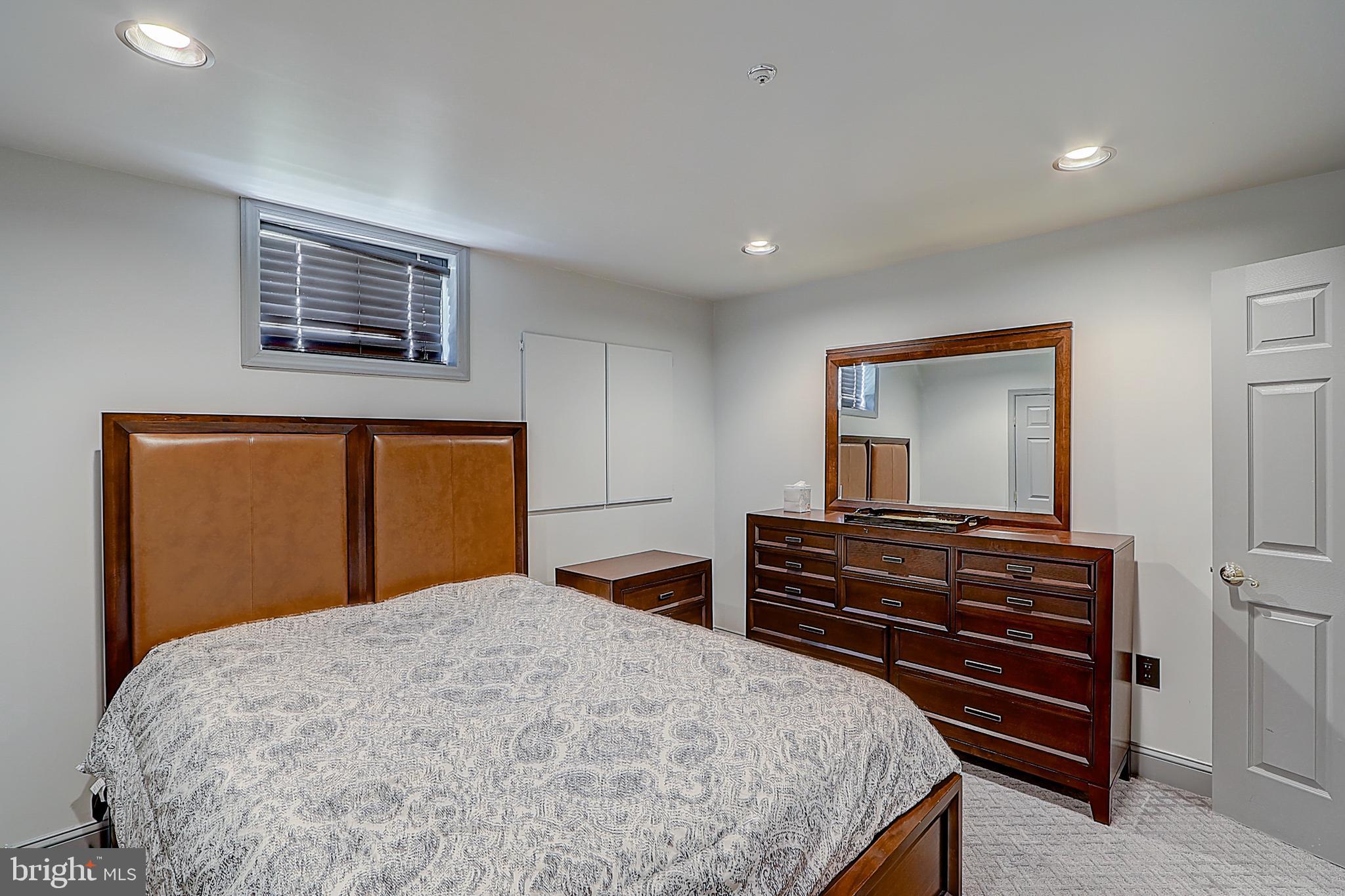 CHELTENHAM WOODS - Residential