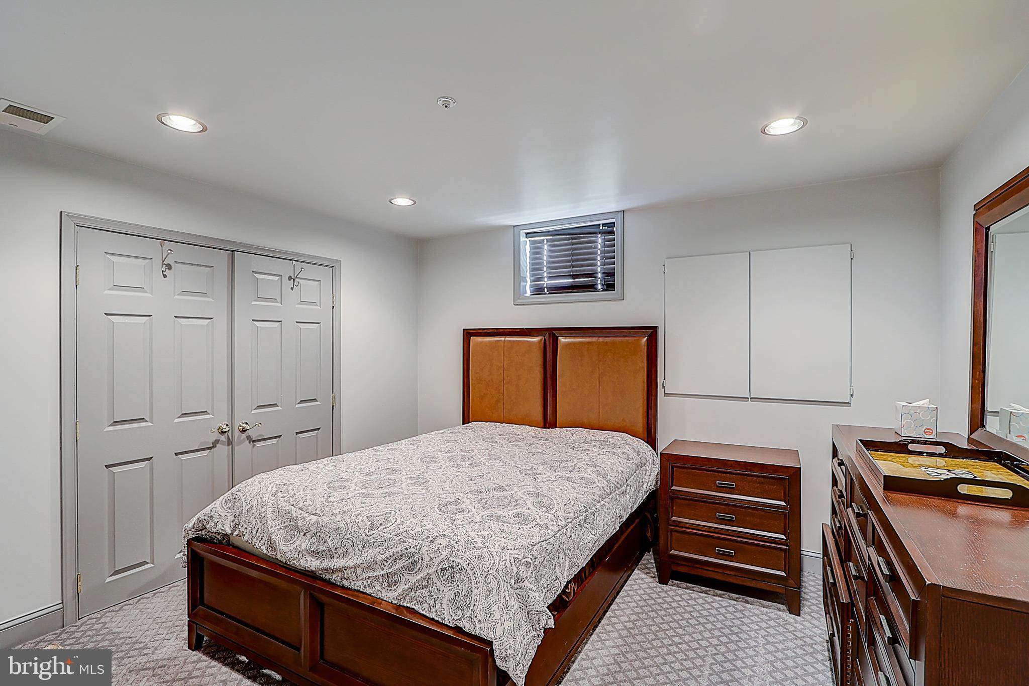 CHELTENHAM WOODS - Residential