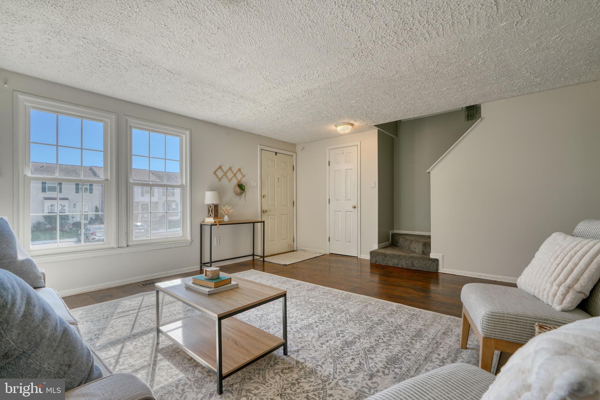 CONSTANT FRIENDSHIP - Residential