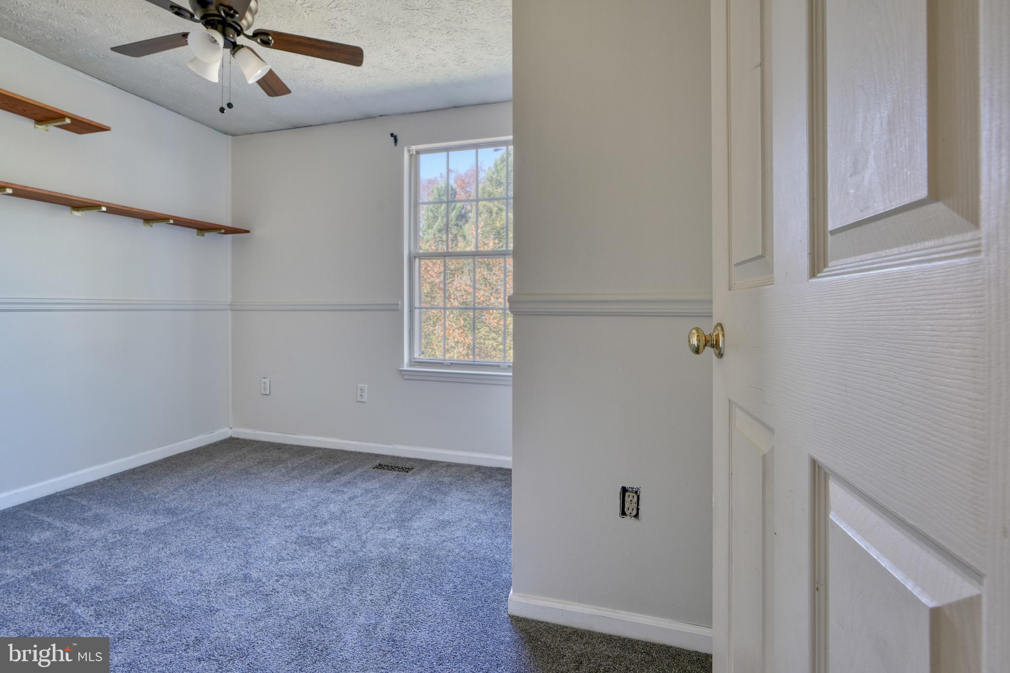 CONSTANT FRIENDSHIP - Residential