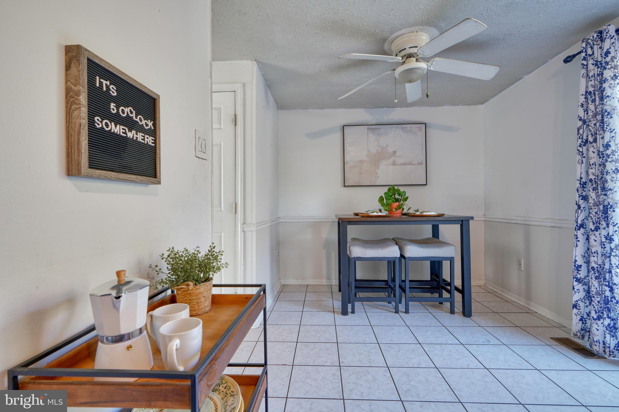 CONSTANT FRIENDSHIP - Residential