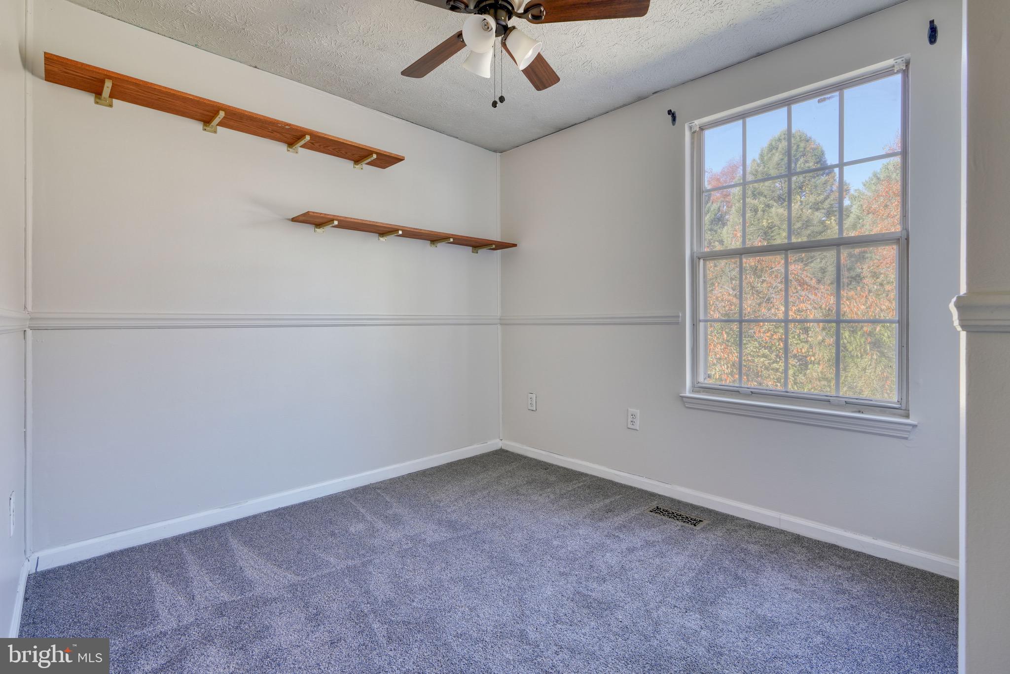 CONSTANT FRIENDSHIP - Residential