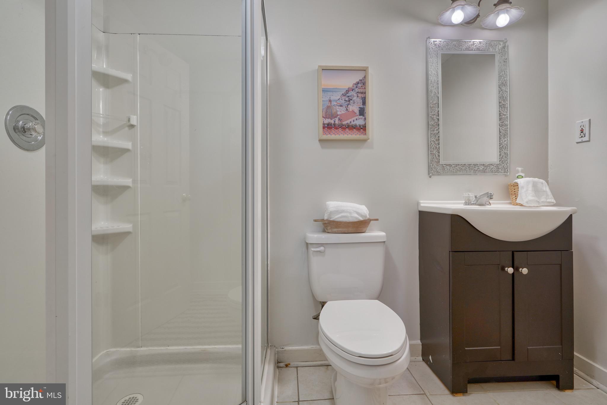 CONSTANT FRIENDSHIP - Residential