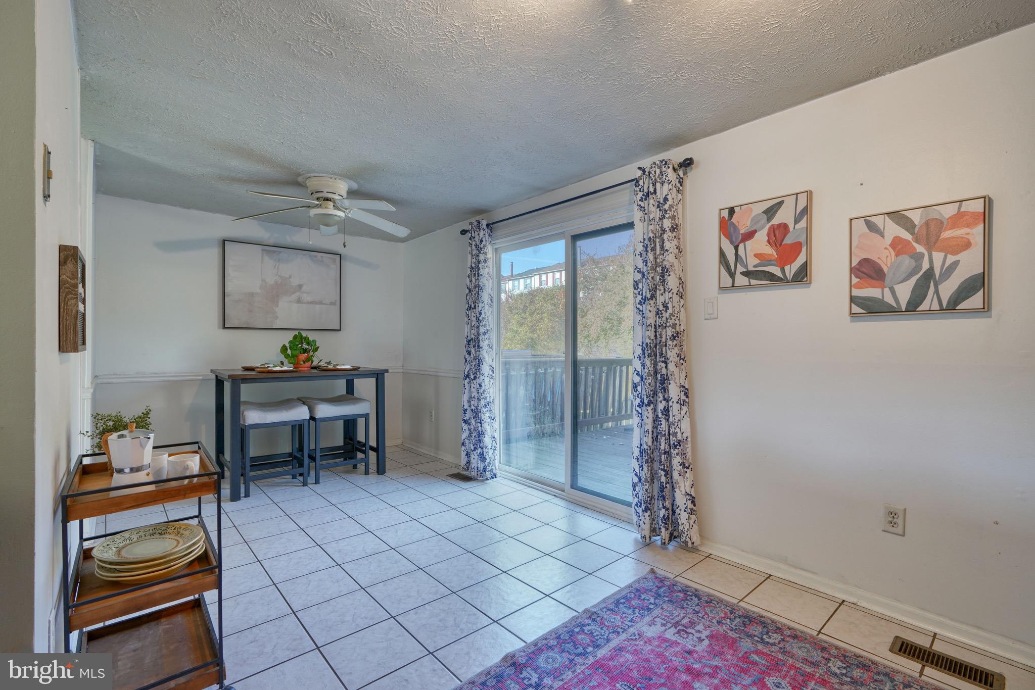 CONSTANT FRIENDSHIP - Residential