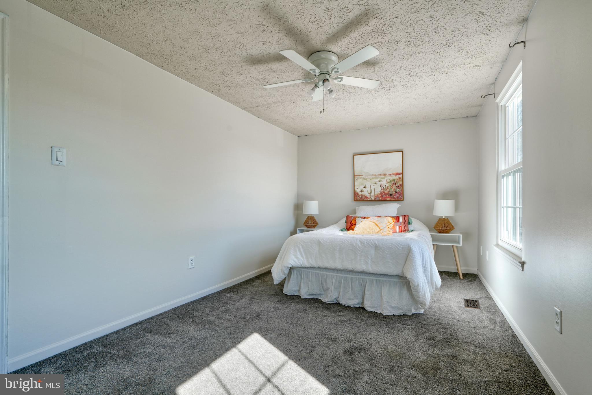 CONSTANT FRIENDSHIP - Residential