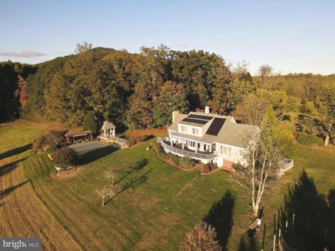 Homes For Sale - 643 Richmond Road<br/> Rappahannock County, AMISSVILLE, VA 20106