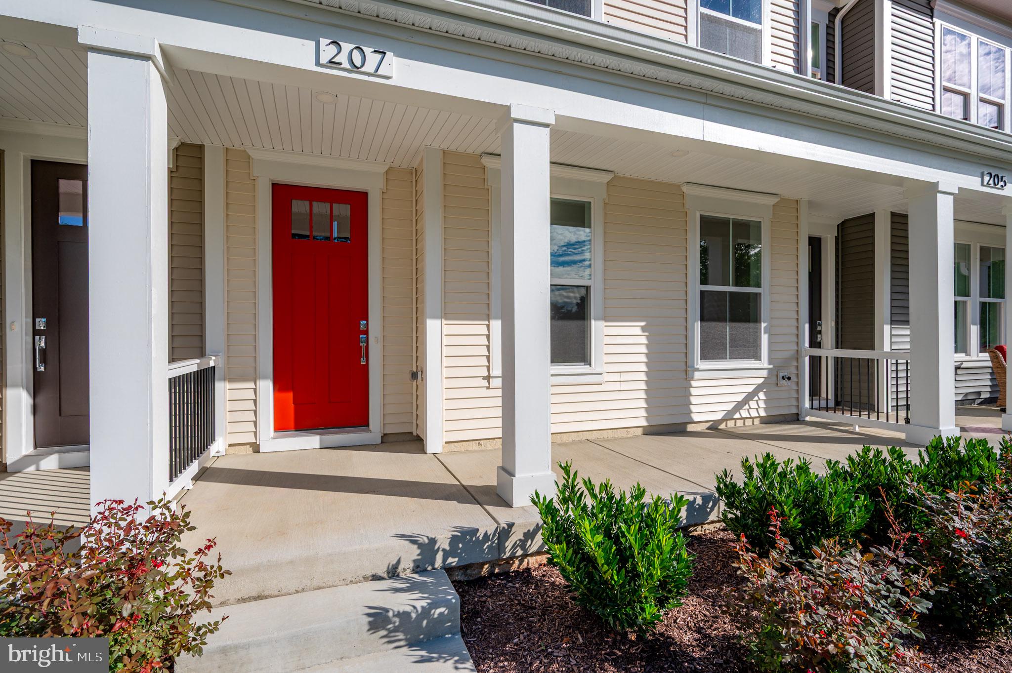 207 ALLEN LANE
