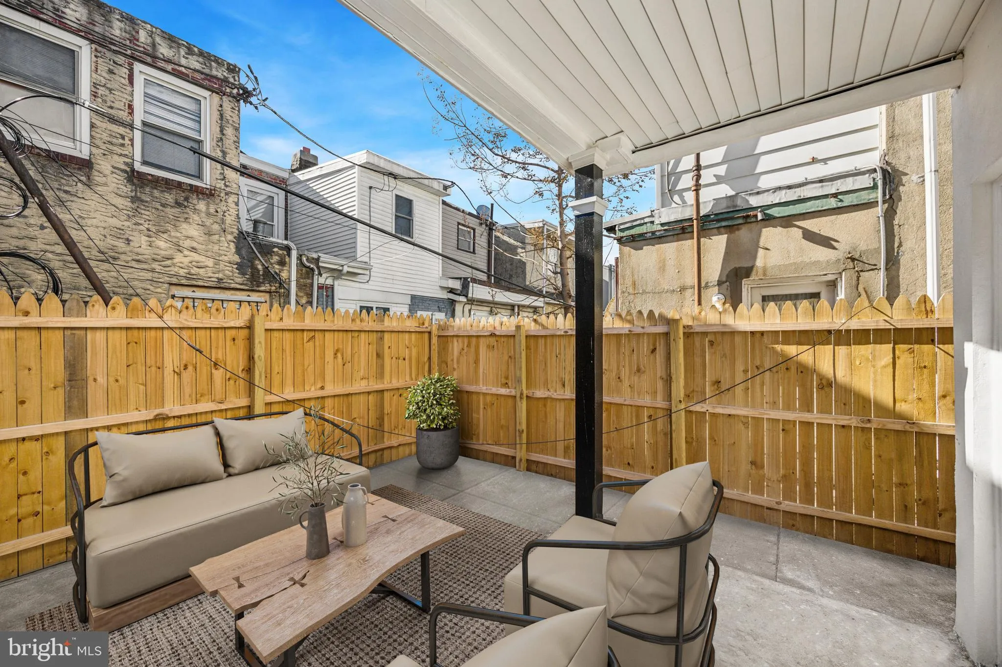 Philadelphia, Pennsylvania 19145, United States, 2 Bedrooms Bedrooms, ,2 BathroomsBathrooms,Residential,Pending,23886