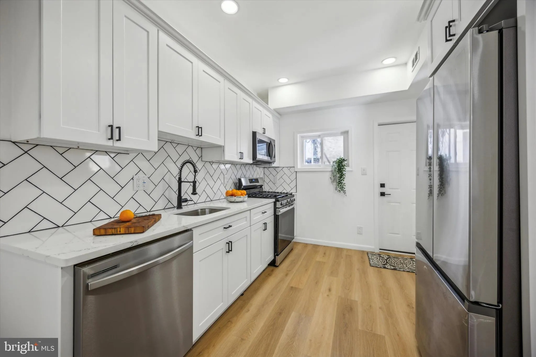 Philadelphia, Pennsylvania 19145, United States, 2 Bedrooms Bedrooms, ,2 BathroomsBathrooms,Residential,Pending,23886