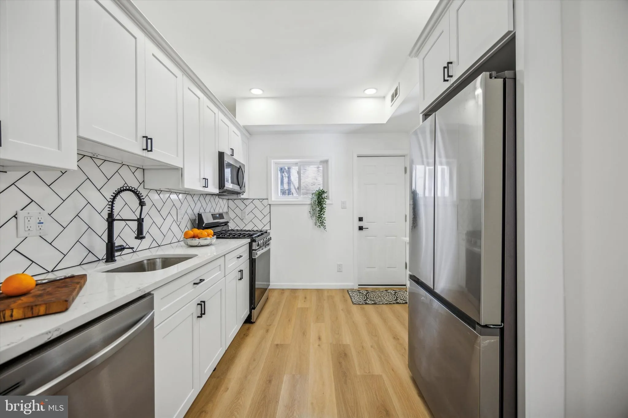 Philadelphia, Pennsylvania 19145, United States, 2 Bedrooms Bedrooms, ,2 BathroomsBathrooms,Residential,Pending,23886