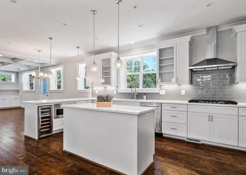 WILDWOOD MANOR - Residential