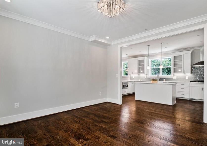 WILDWOOD MANOR - Residential