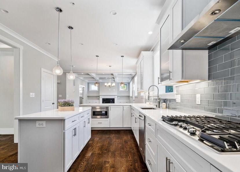 WILDWOOD MANOR - Residential