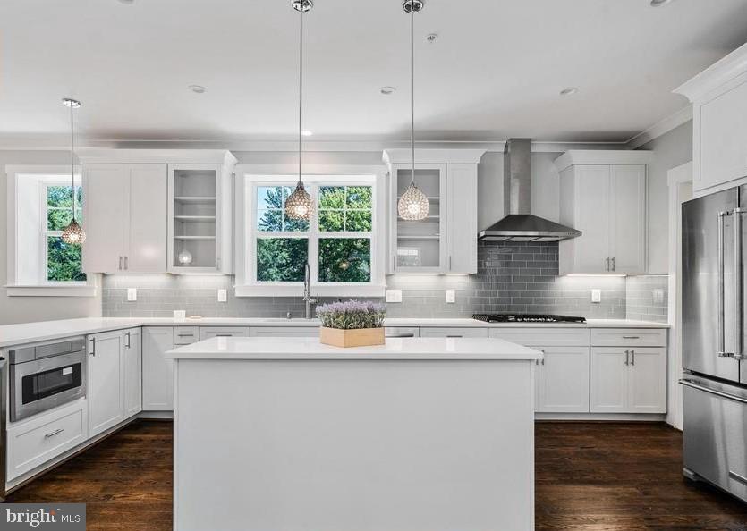 WILDWOOD MANOR - Residential