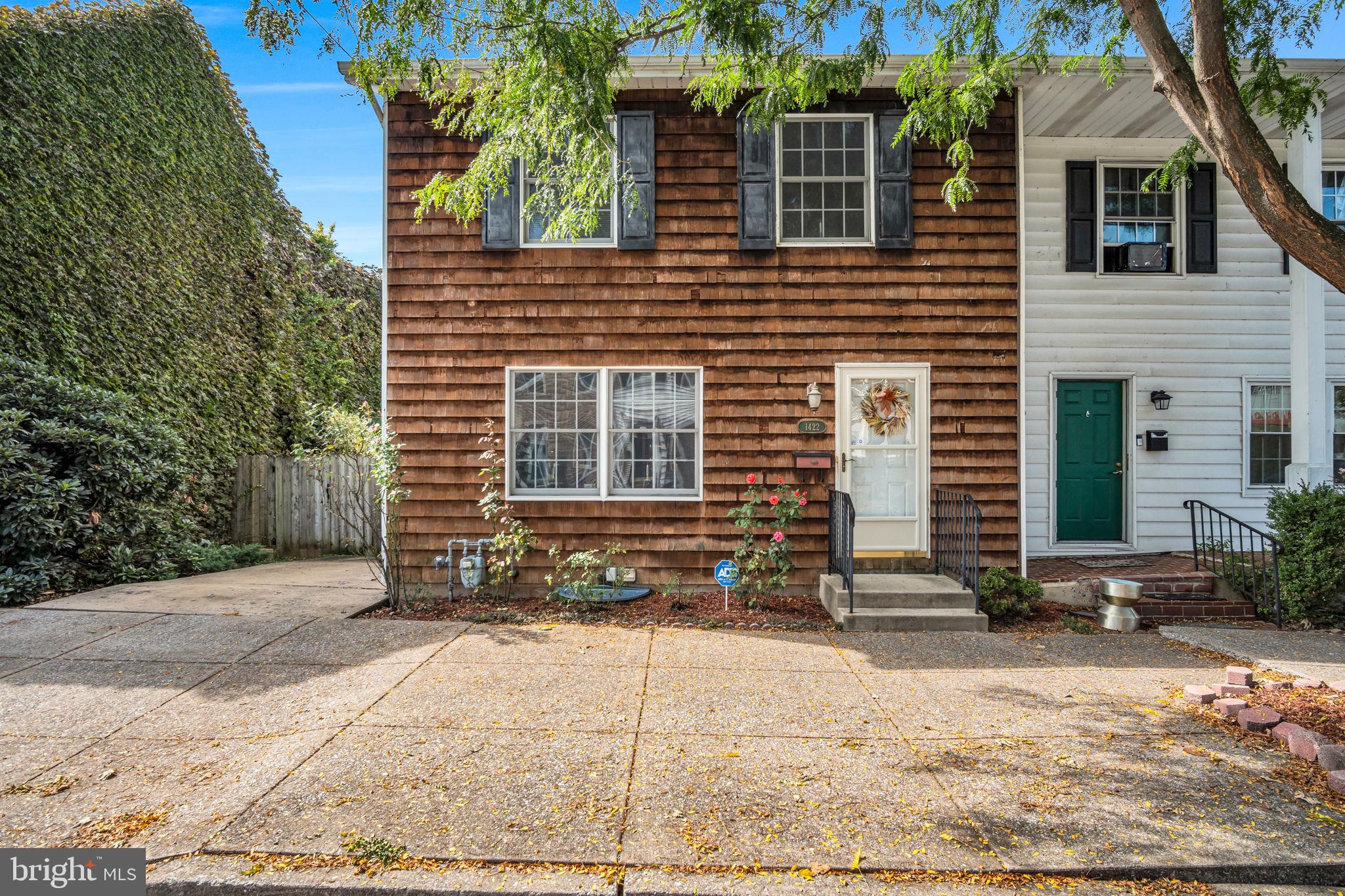 1422 GREEN STREET