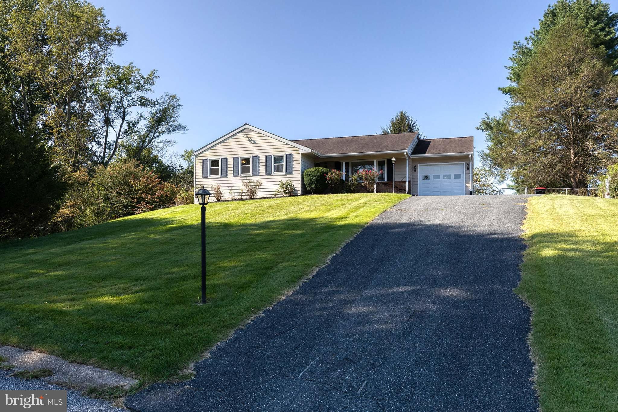 632 CAMELOT DRIVE